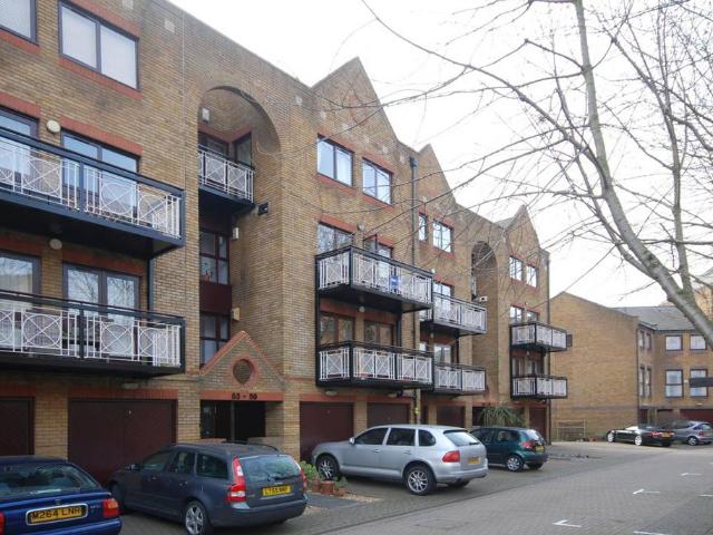 4 bedroom flat for sale