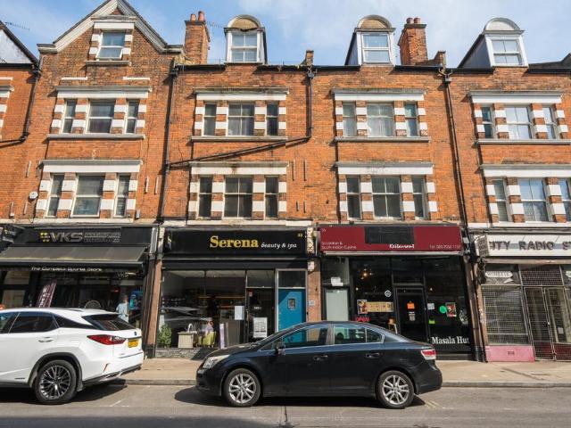 4 bedroom flat for sale