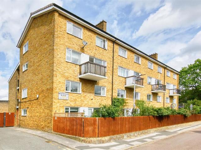4 bedroom flat for sale