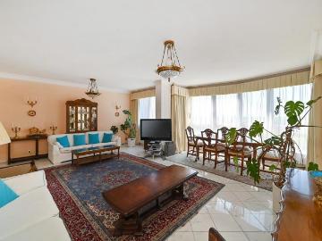 4 bedroom flat for sale