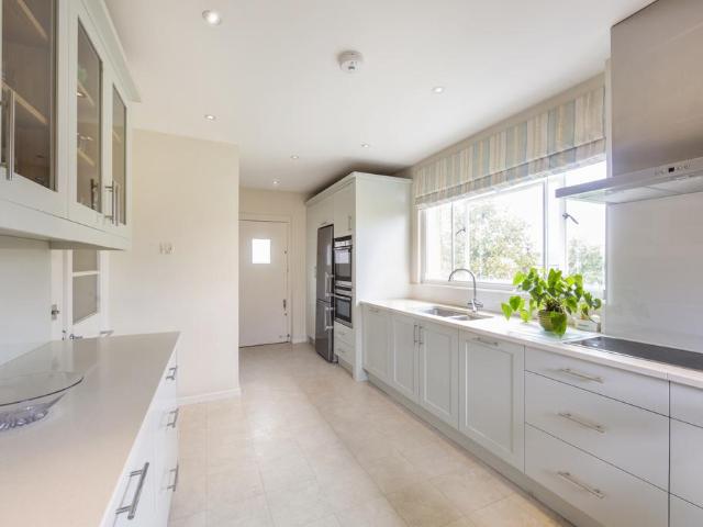 4 bedroom flat for sale