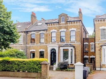 4 bedroom flat for sale