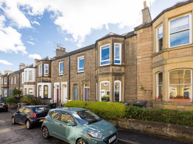 4 bedroom flat for sale