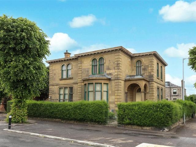 4 bedroom flat for sale