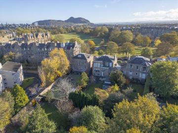 4 bedroom flat for sale