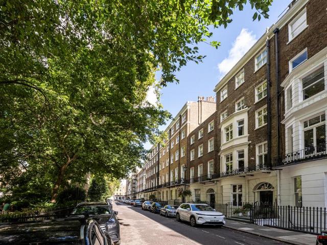 4 bedroom flat for sale