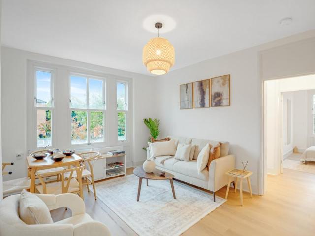 4 bedroom flat for sale