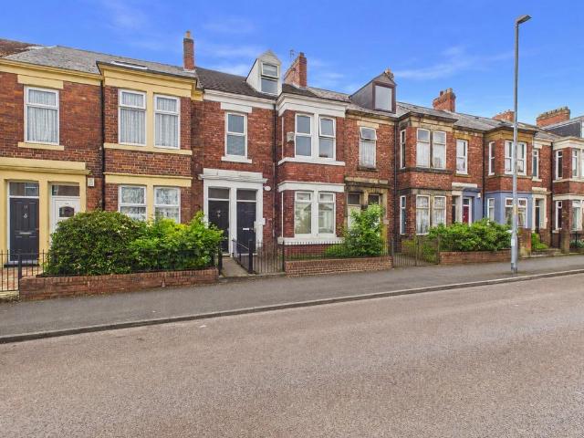 4 bedroom flat for sale