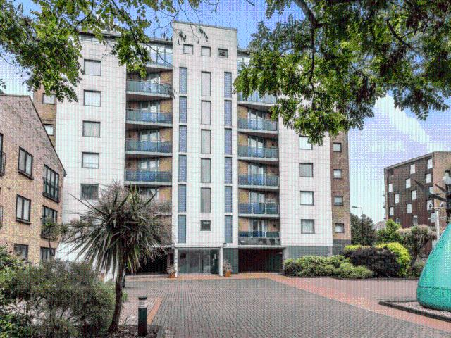 4 bedroom flat for sale
