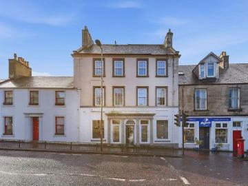 4 bedroom flat for sale