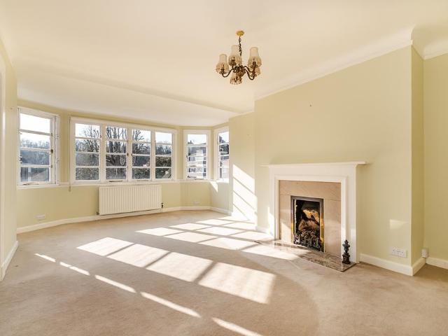 4 bedroom flat for sale