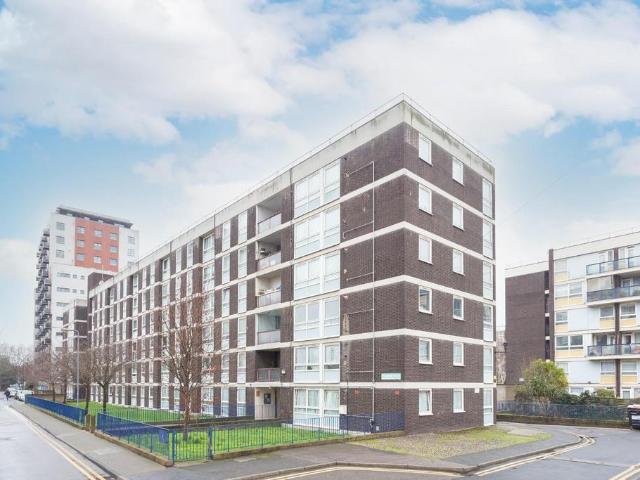 4 bedroom flat for sale