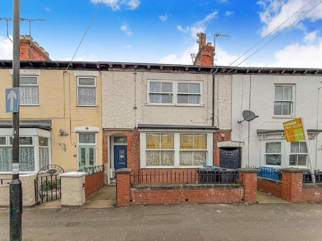4 bedroom flat for sale