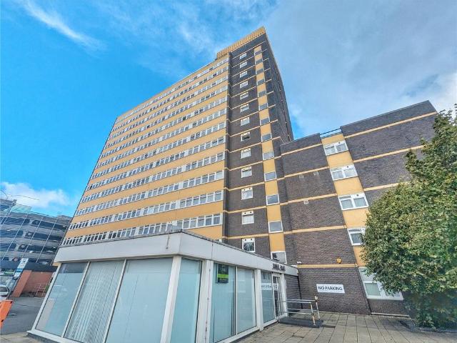 4 bedroom flat for sale
