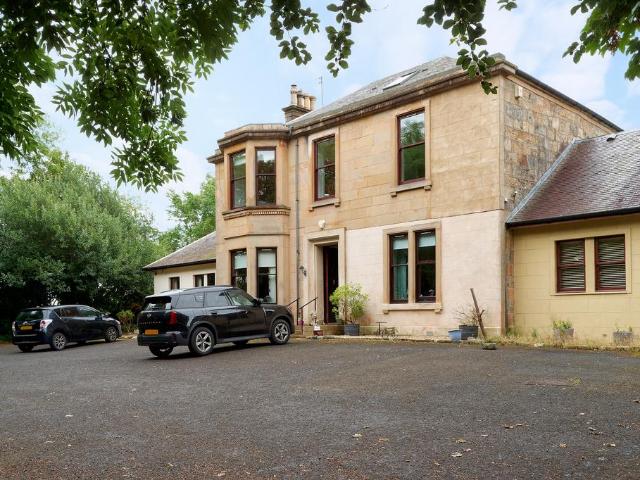 4 bedroom flat for sale