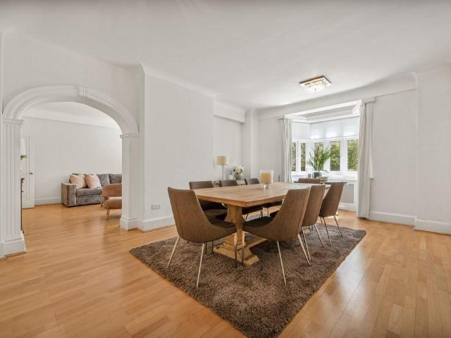 4 bedroom flat for sale