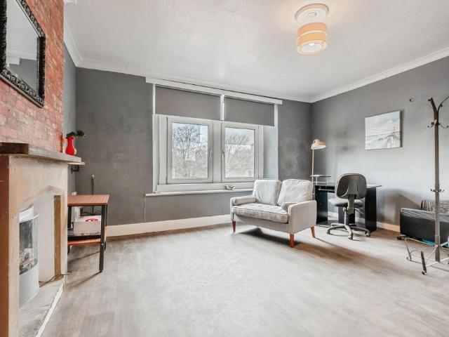 4 bedroom flat for sale