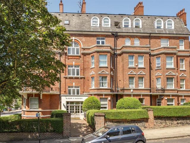 4 bedroom flat for sale
