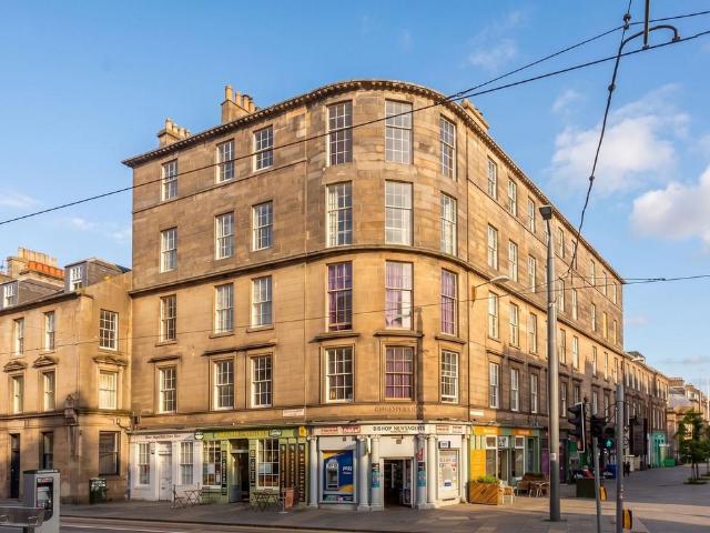 4 bedroom flat for sale