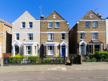 4 bedroom flat for sale