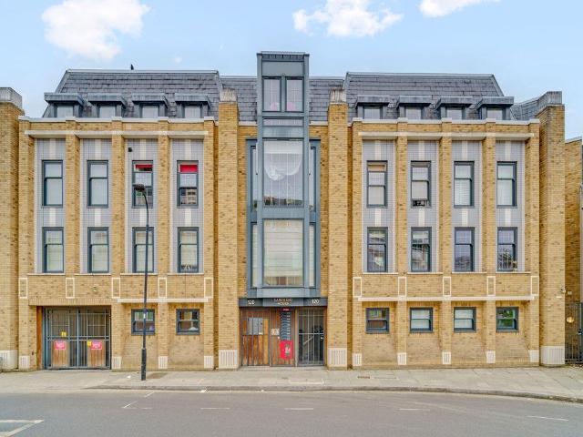 4 bedroom flat for sale
