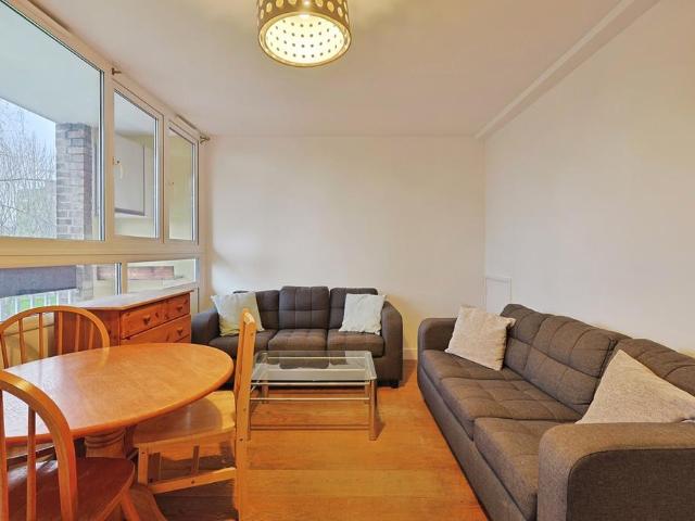 4 bedroom flat for sale