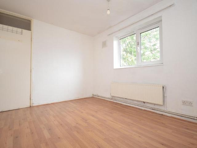 4 bedroom flat for sale