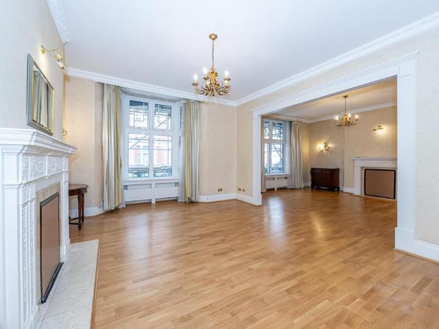 4 bedroom flat for sale