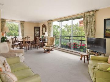 4 bedroom flat for sale