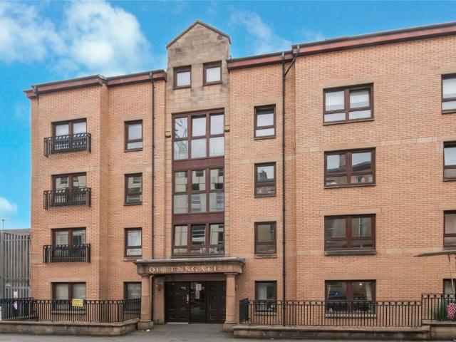 4 bedroom flat for sale