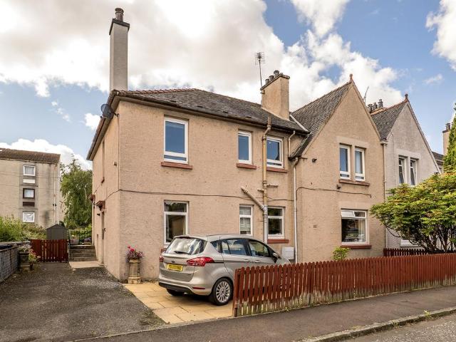 4 bedroom flat for sale