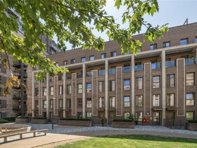 4 bedroom flat for sale