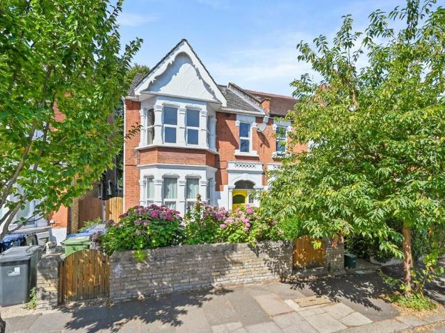 4 bedroom flat for sale