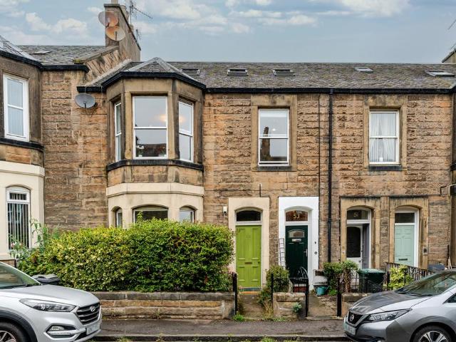 4 bedroom flat for sale