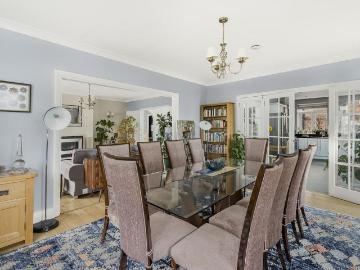4 bedroom flat for sale