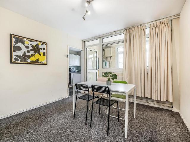4 bedroom flat for sale