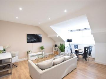 4 bedroom flat for sale