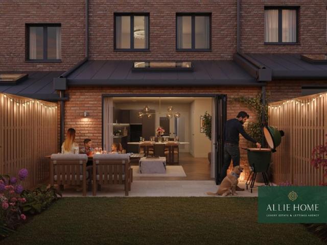 4 bedroom flat for sale