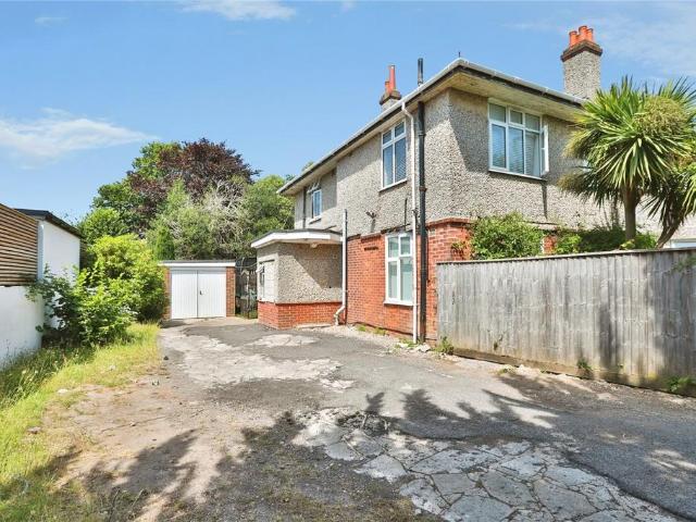 4 bedroom flat for sale