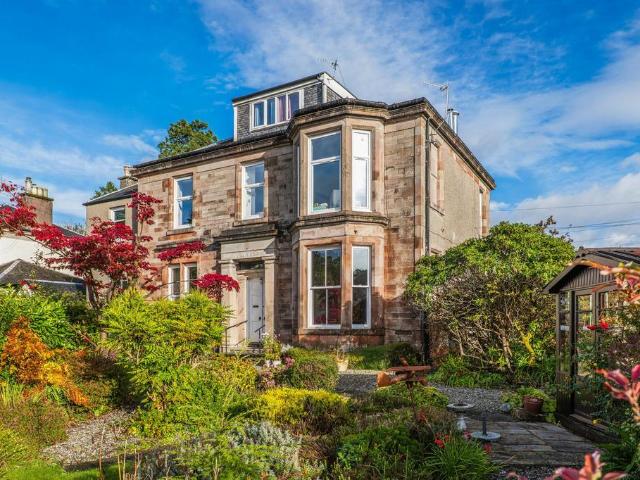 4 bedroom flat for sale