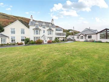 4 bedroom flat for sale
