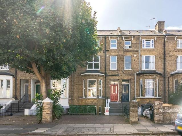 4 bedroom flat for sale