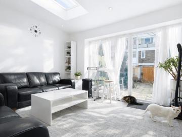 4 bedroom flat for sale