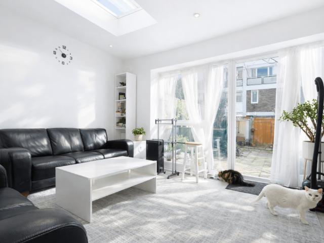 4 bedroom flat for sale