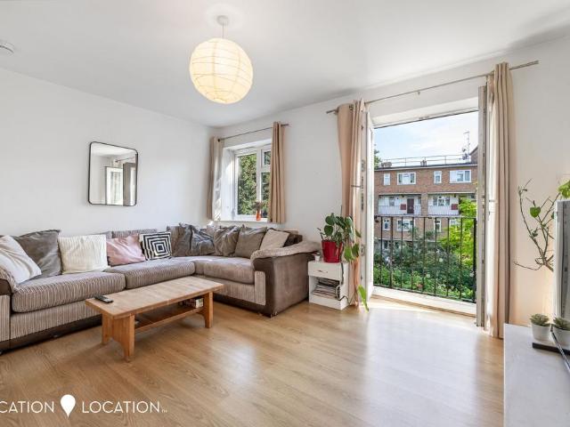 4 bedroom flat for sale