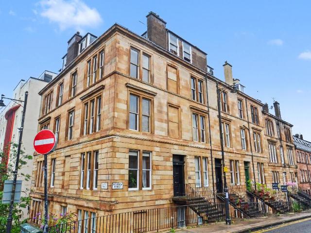 4 bedroom flat for sale