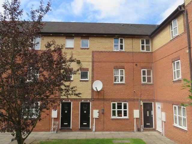 4 bedroom flat for sale