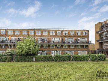 4 bedroom flat for sale