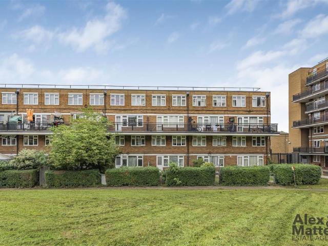 4 bedroom flat for sale