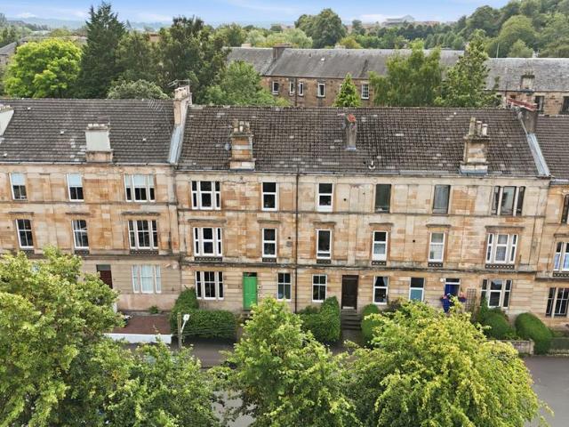 4 bedroom flat for sale